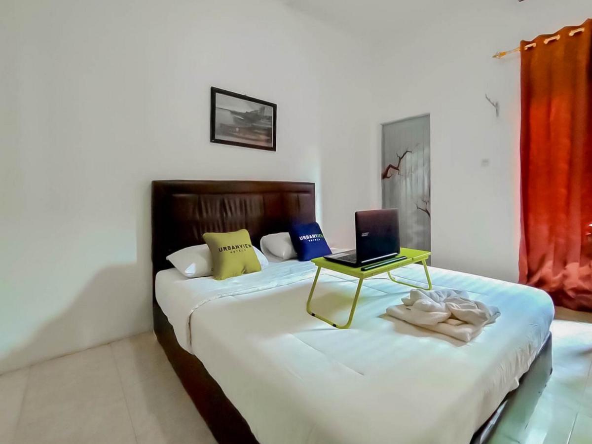 Urbanview Hotel Bagoes Sintang By Reddoorz 외부 사진