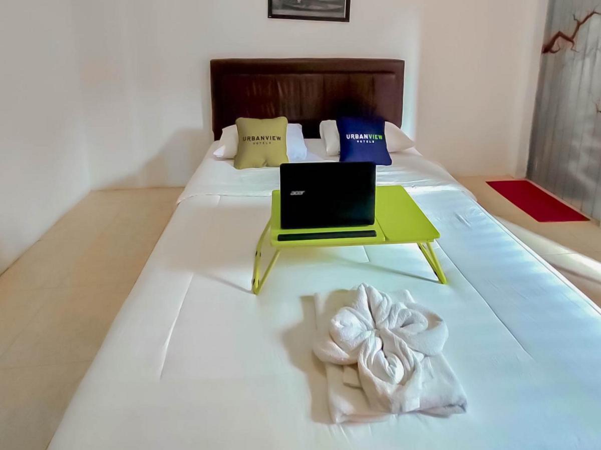 Urbanview Hotel Bagoes Sintang By Reddoorz 외부 사진