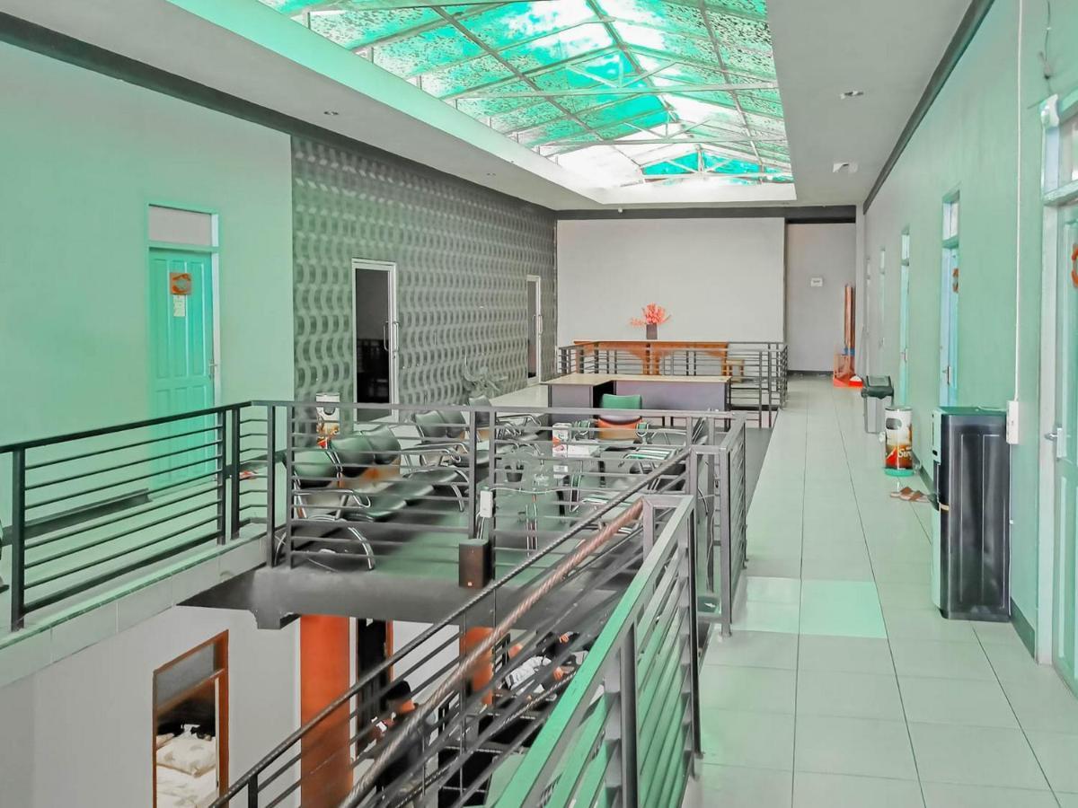 Urbanview Hotel Bagoes Sintang By Reddoorz 외부 사진