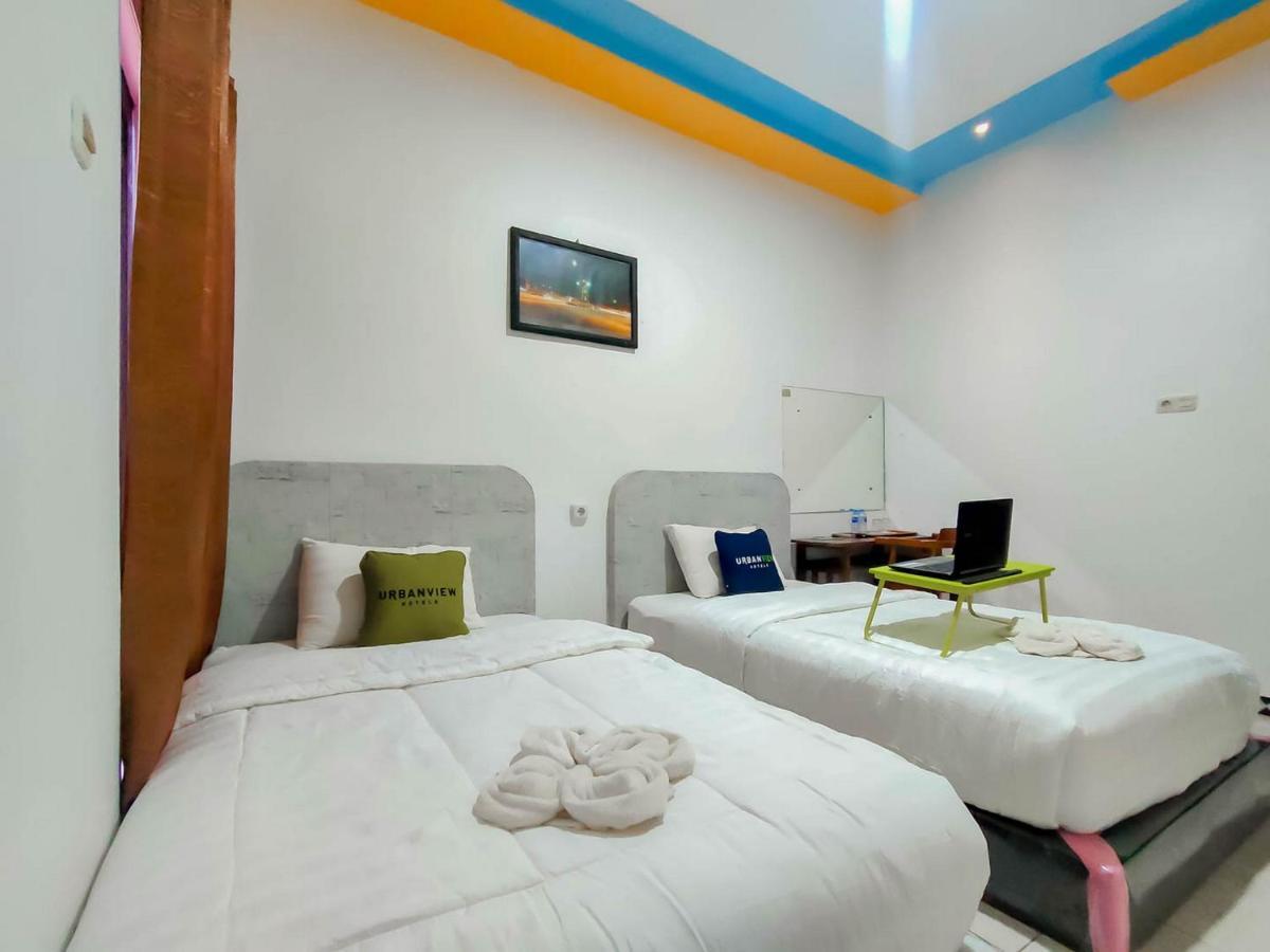 Urbanview Hotel Bagoes Sintang By Reddoorz 외부 사진