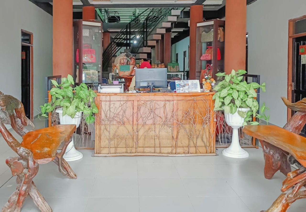 Urbanview Hotel Bagoes Sintang By Reddoorz 외부 사진