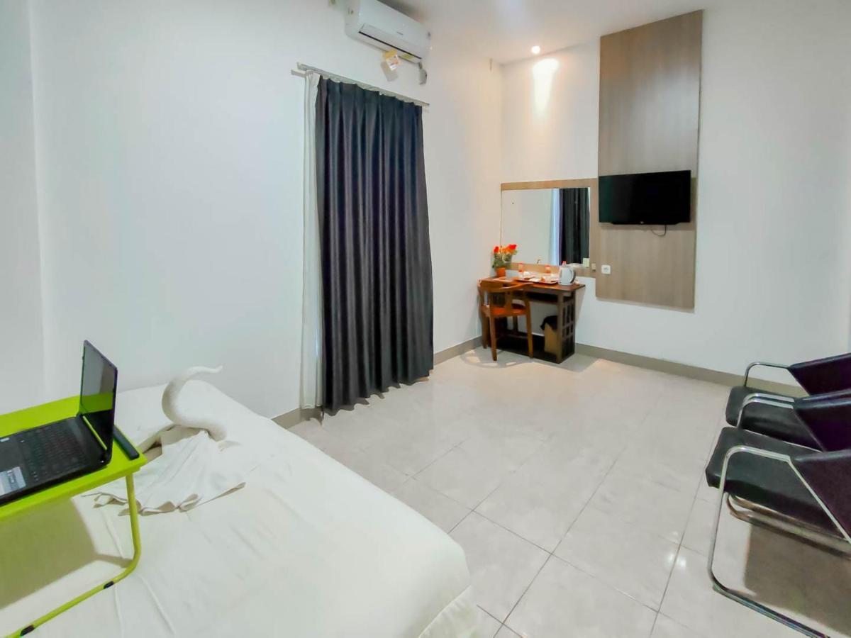 Urbanview Hotel Bagoes Sintang By Reddoorz 외부 사진